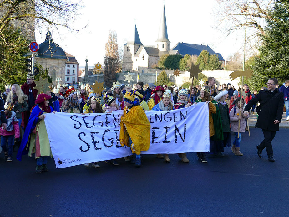 Aussendung der Sternsinger im Hohen Dom zu Fulda (Foto: Karl-Franz Thiede)